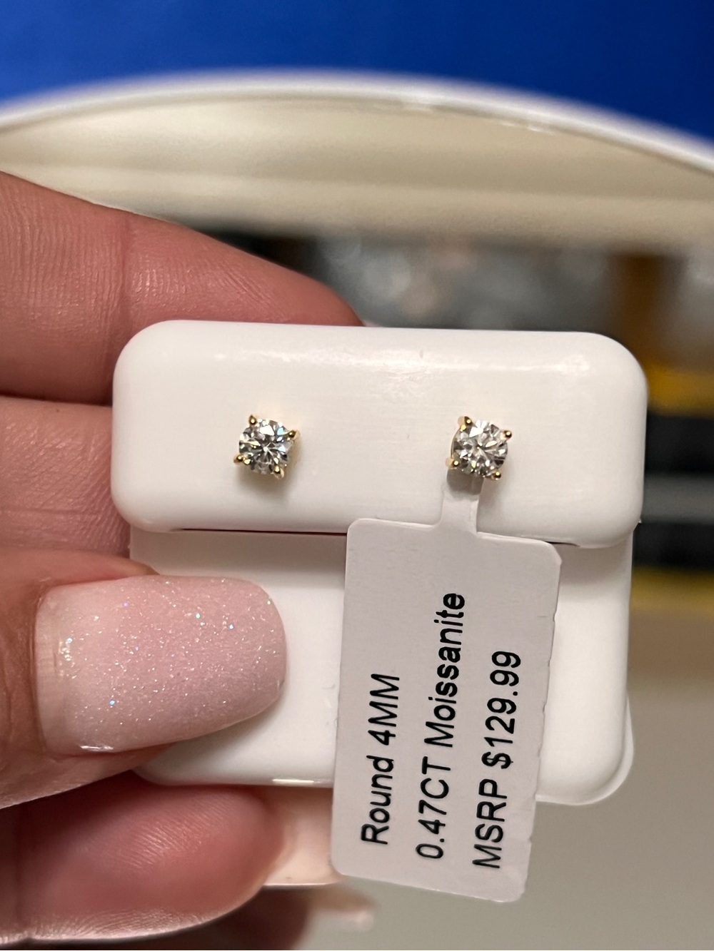 .47 CT Round Moissanite Stud Earrings in Yellow Gold over 925 - Picture 1 of 4